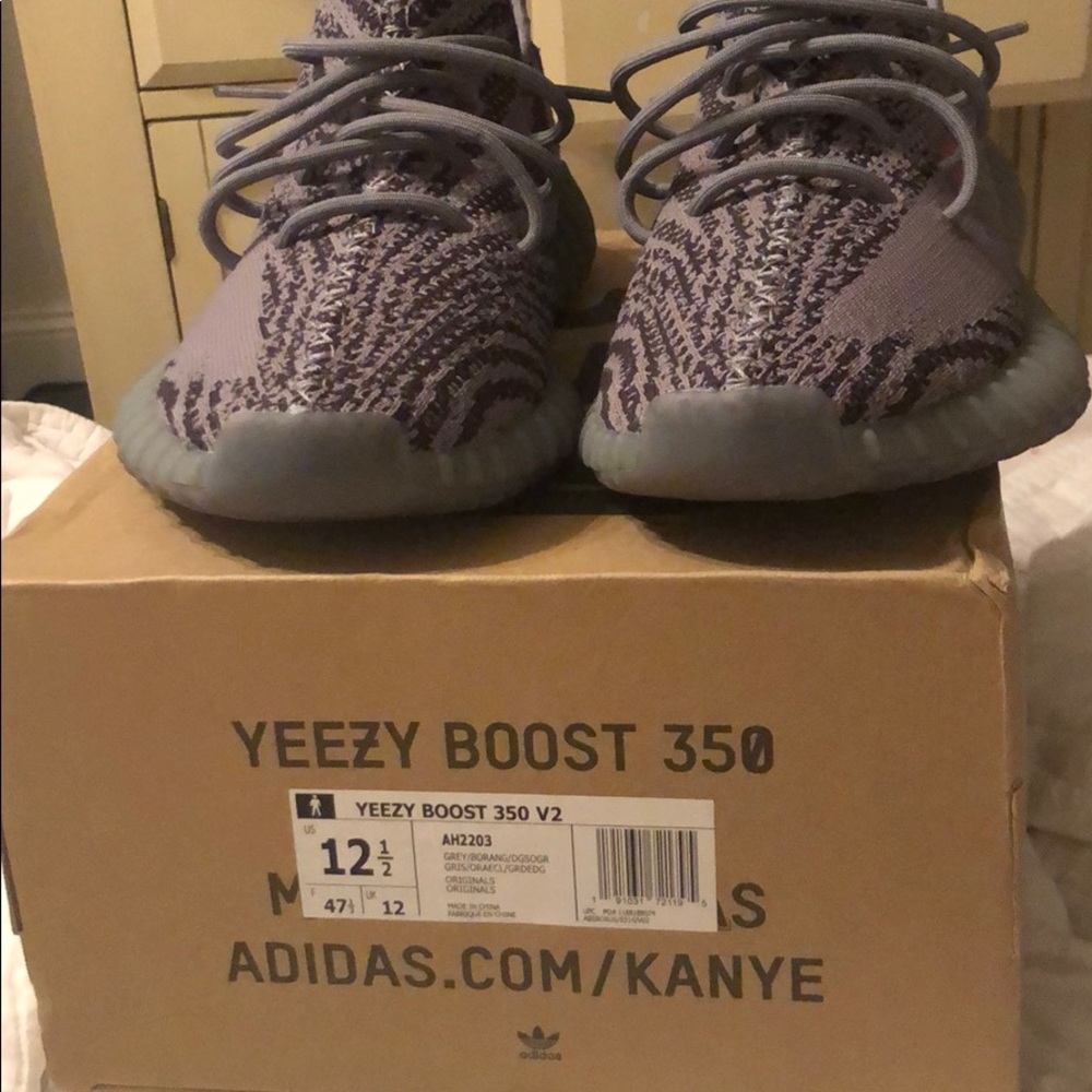 Yeezy 350 Boost v2